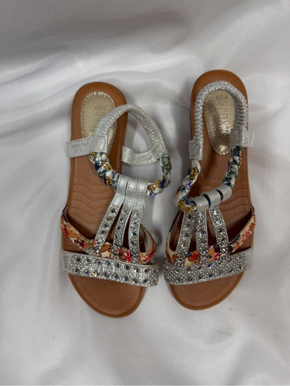 Bohemian Sandals Wedge Heel Elastic Straps Silver Girls Size 4Y - Picture 4 of 8